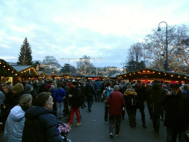 Christkindlmarkt 2017 am Wiener Rathausplatz