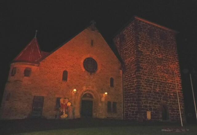 Bothfelder Kirche mit Maria und Josef und dem Jesulein
