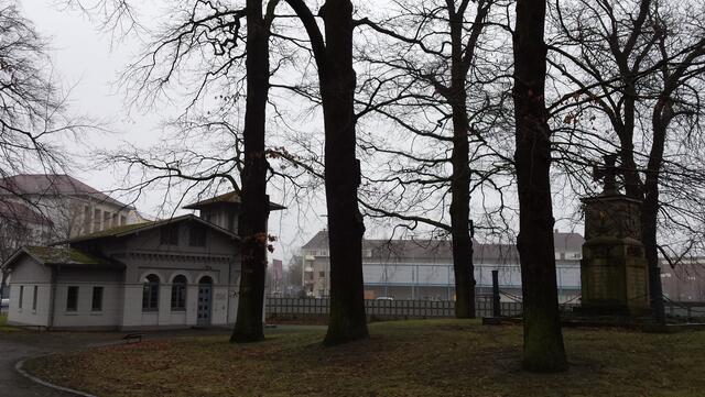 Schill-Denkmal und Invalidenhaus am 19.12.2017