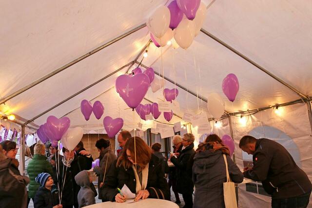Ballons zum Gemeindefest der Kirchengemeinde Herrenwald | Foto: Leif-Erik Zaschke
