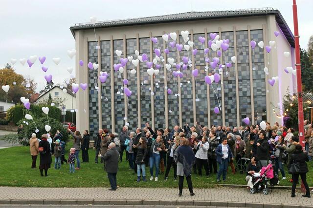 Ballonstart vor der Stadtkirche | Foto: Leif-Erik Zaschke