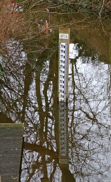 Wasserstandsanzeige an der Trave in Bad Oldesloe