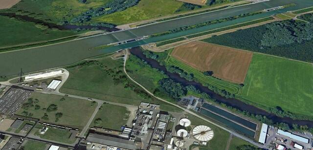 Kurze Übersicht Trogbrücke, Lein und Fa. Honeywell in Seelze