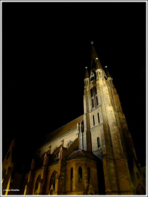 Apostelkirche bei Nacht (Foto: Katja Woidtke)