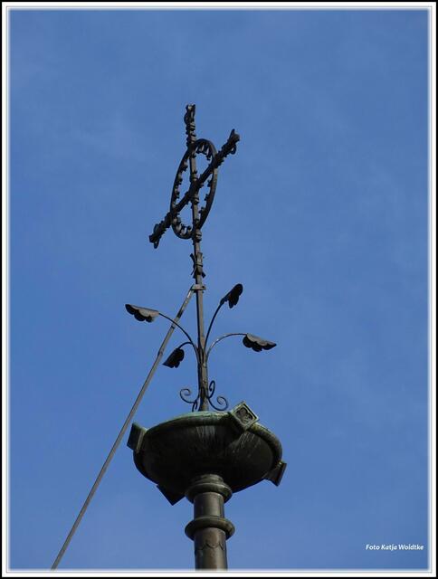 Kreuz auf dem Dach der Apostelkirche Hannover (Foto: Katja Woidtke)