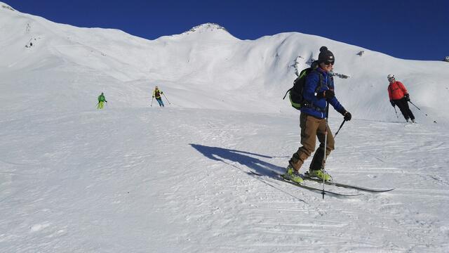 An zwei Tagen wurden auch Skitouren angeboten, ein einmaliges Naturerlebnis unter der professionellen Leitung von Heinz Dollmann.