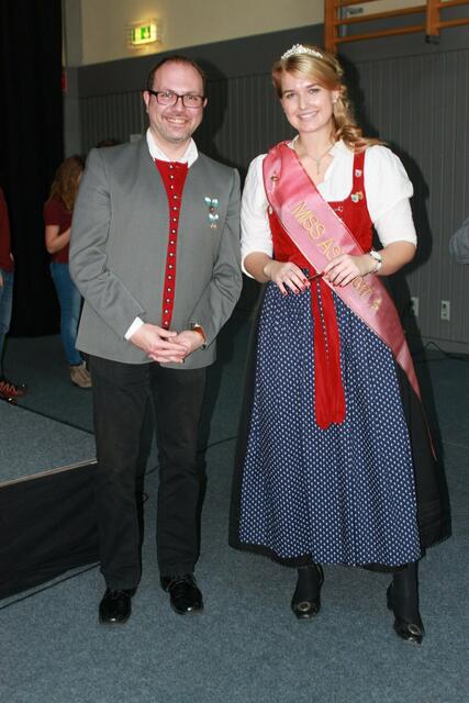 Bundesjugendleiter Markus Schubert und Miss-ASM Christa Walser.