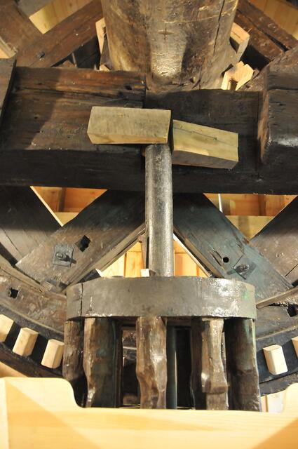Alte Mühlentechnik im Innern der "Alten Mühle".