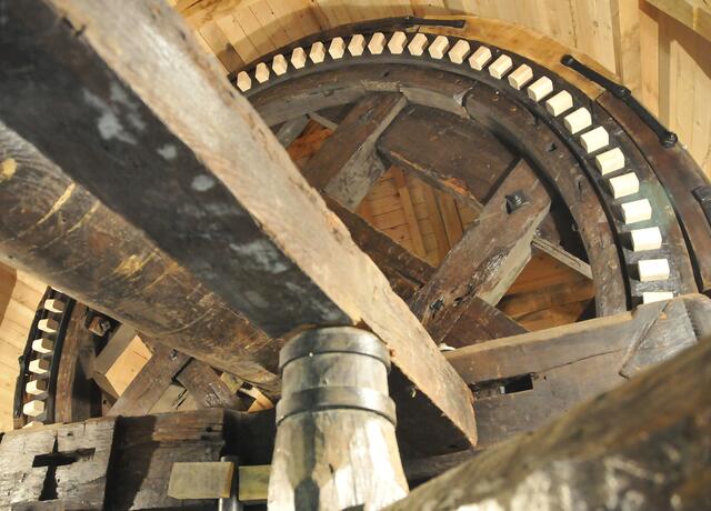 Alte Mühlentechnik im Innern der "Alten Mühle".
