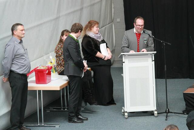 Bundesjugendleiter Markus Schubert bei der Eröffnung der Abschlussveranstaltung.