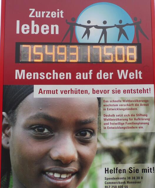 Bevölkerten um das Jahr 1800 eine Milliarde Menschen die Erde, so sind es jetzt 7,5 Milliarden. Ende des Jahrhunderts werden es etwa 11 Milliarden sein.