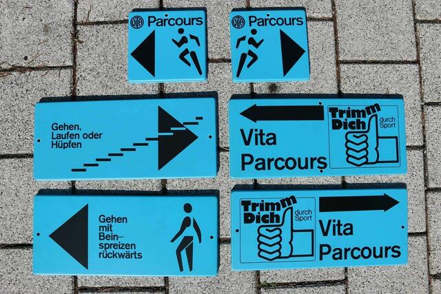 Neuwertige Wegweiser für den Vita-Parcours (16.07.2015)