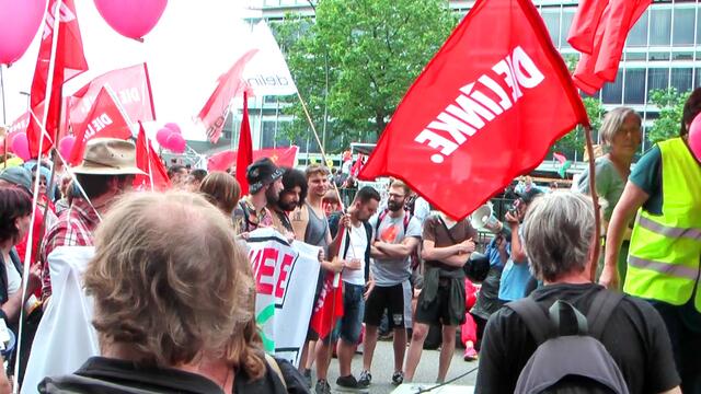 "Grenzenlose Solidarität statt Kapitalismus" war das Motto am 8. Juli letzten Jahres.