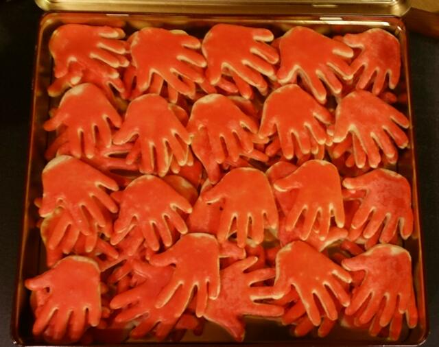 Rote Hand Butterplätzle für alle Kinder