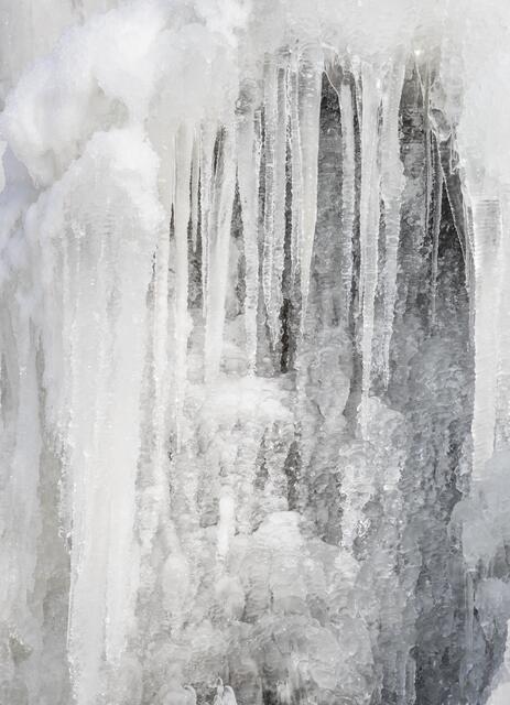 Radau Wasserfall - Eiszapfen Kathedrale