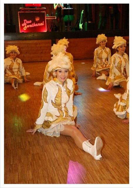 Imhofia-Garde im Spagat | Foto: Christian Scharrer