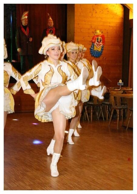 Beine fliegen durch die Luft | Foto: Christian Scharrer