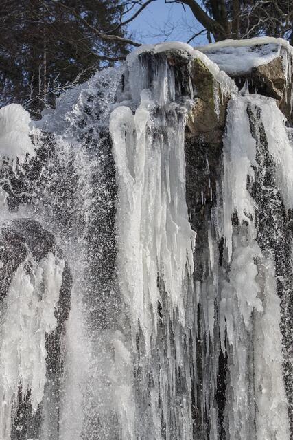 Radau Wasserfall - Eisüberhang
