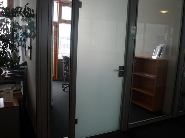 Viele kleine Büros reihen sich hier aneinander