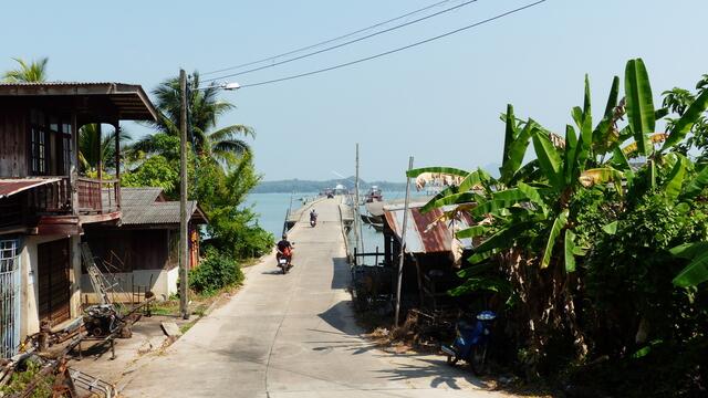 Zum Pier nach Koh Yao Noi!