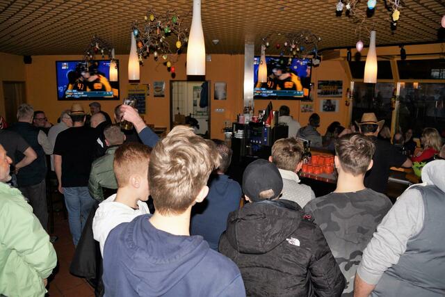Public-Viewing für Eishockeyfans in der Königsbrunner Penalty Sportsbar