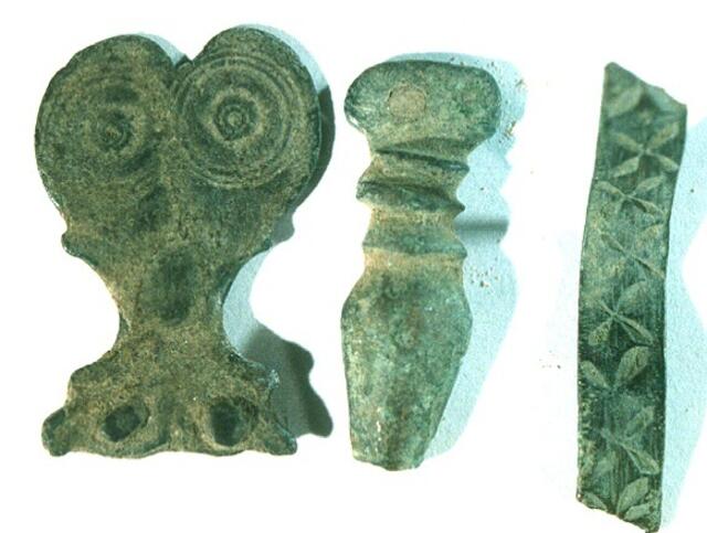 keltische Eulenidole, Bronzebeschläge