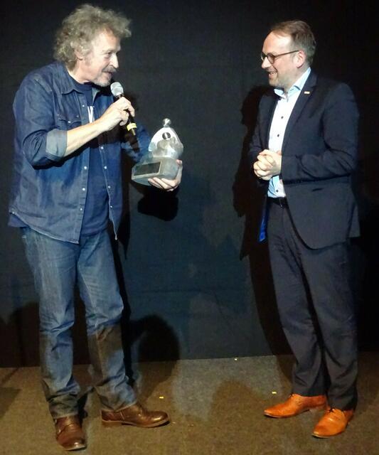 Übergabe Kindheitsretterpreis an Wolfgang Niedecken