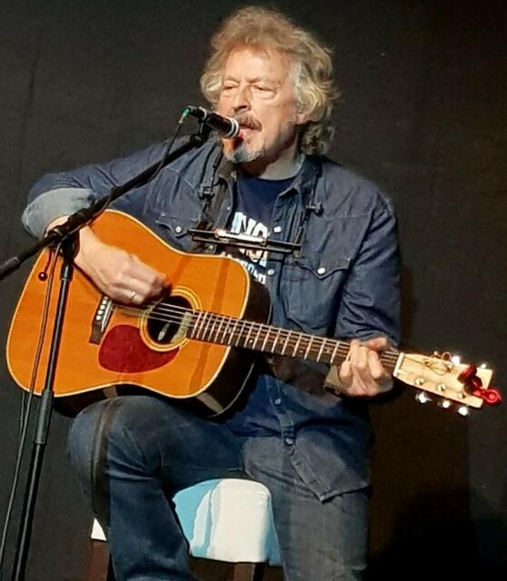 Wolfgang Niedecken und seine Gitarre