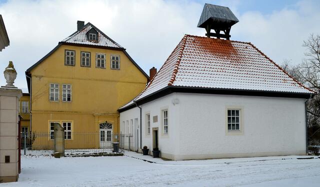 Amtshaus und Kapelle