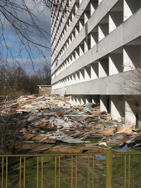 Hier das Hochhaus in der Plöner Str.in Lankow