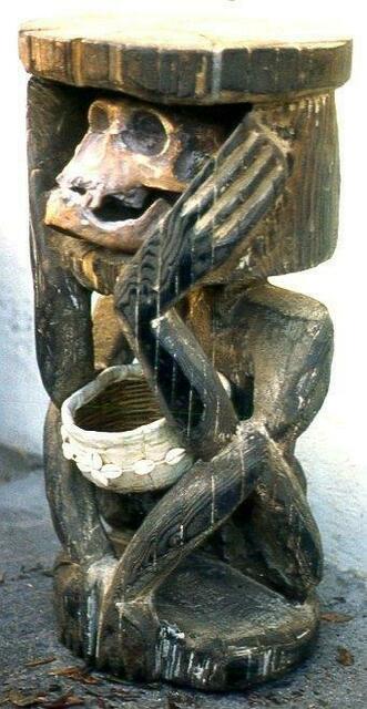 Gelvinkbay Totenkopfständer