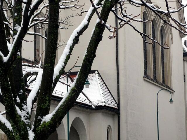 Winter bei der Pfarrkirche Alt-Ottakring im 16. Wiener Gemeindebezirk Ottakring