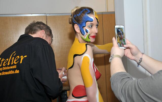 Viele Besucher zückten ihr Handy und shcossen Bilder.