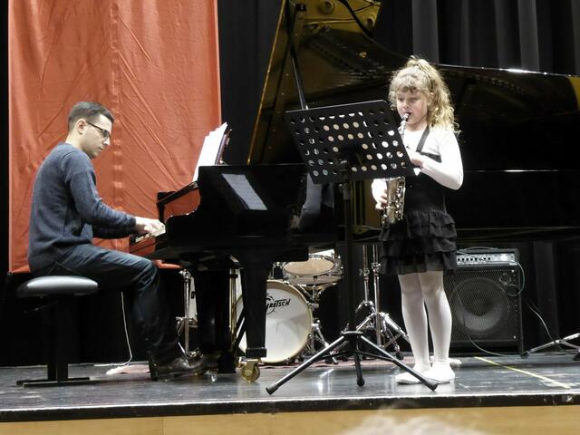 Lucy Nübel spielte auf ihrem Sopransaxofon eine Bearbeitung von Felix Mendelssohn-Bartholdy „Auf den Flügeln des Gesangs“.