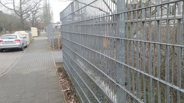 Bild 2/7: Auch bei näherem Heranfahren wird das Sichtfeld nicht besser. Bild ©: http://www.ADFC-Langenhagen.de.