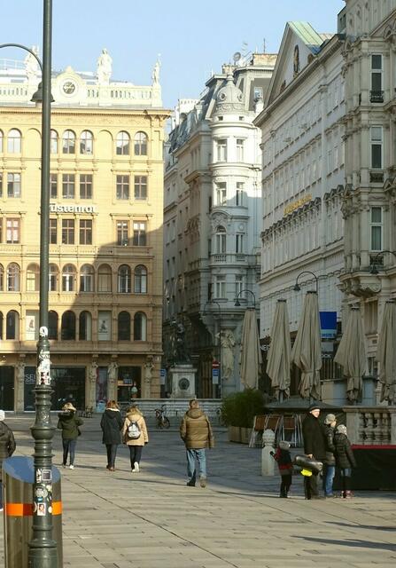 Palmsonntag 2018 im Wiener Stephansdom - Der Graben am frühen Morgen.