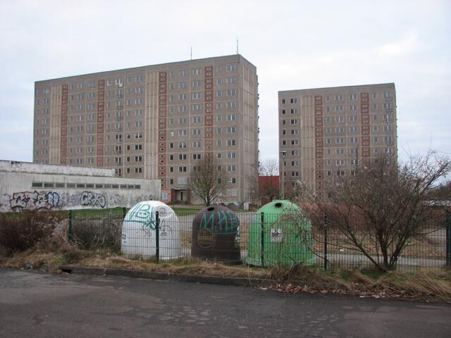 Diese Hochhäsuer am Berliner Platz sollen auch noch abgerissen werden.