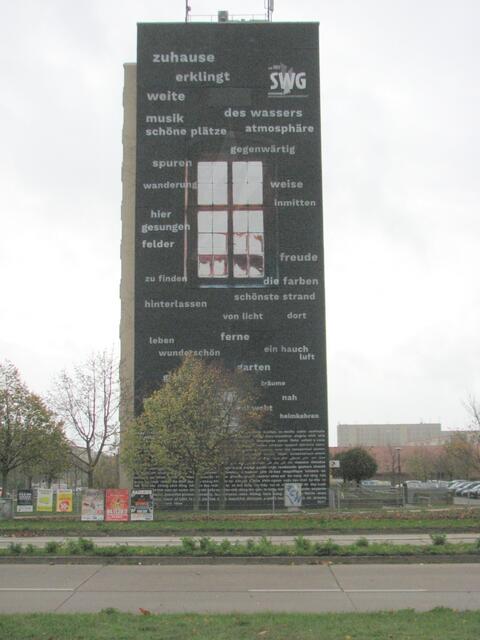 Für diese Giebelwand gab es lt.Mitteilung der Stadt Schwerin eine Förderung von 29.960 € Gesamtkosten 76 000 Euro