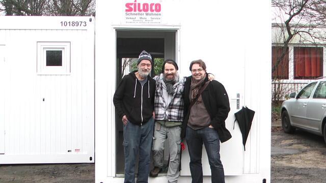 Ein gutes Team (v.l.) Obdachloser Rolf Schote, Max Bryan und Pastor Claus Hoppe am 12.12.2017 https://www.facebook.com/notes/max-bryan/-videobotschaft-/2082356088448962/