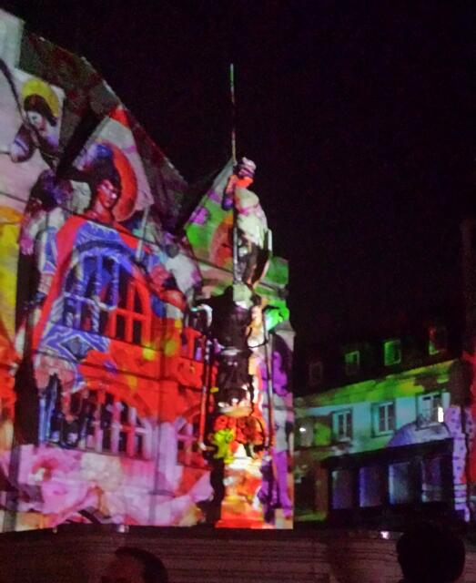 Rathaus mit Rolandsbrunnen
