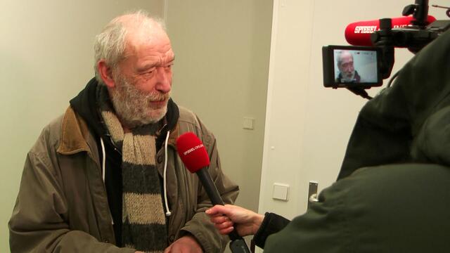 Spender halfen - Rolf zum Beispiel ist 67 Jahre alt und obdachlos. Als seine Frau starb, verlor er die Wohnung. Für ihn wäre es der zweite Winter auf der Straße geworden. Ein aus Spenden finanzierter Wohn-Container half dem Obdachlosen dann beim Überwintern.
 
https://www.hinzundkunzt.de/wohncontainer-rolf-max-bryan