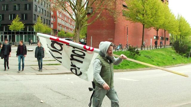 Nach dem Winter ist vor dem Winter - Jetzt mitmachen und Obdachlosen helfen

Auch im kommenden Jahr wollen wir wieder Wohncontainer für Hamburger Obdachlose aufstellen - dafür kann man jetzt auch schon spenden - denn nach dem Winter ist vor dem Winter - unser Projekt hört nie auf - wir bleiben dran und helfen den Obdachlosen auch in 2019 wieder.

https://www.paypal.com/cgi-bin/webscr?cmd=_s-xclick&hosted_button_id=4H6YU8GB2Y93W