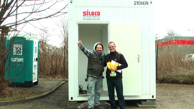 Auch ein Hamburger Sportverein hat uns aktuell und in 2018 unterstützt. Nahe dem Trainingsgelände eines Fussball-Platzes steht nun unser 3. Container und wird von Mercedes Benz mit Strom versorgt. Danke für so viel Herz und die spontane Kooperationsbereitschaft.