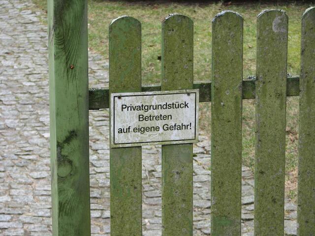 Treten Sie sich bitte die Schuhe ab...