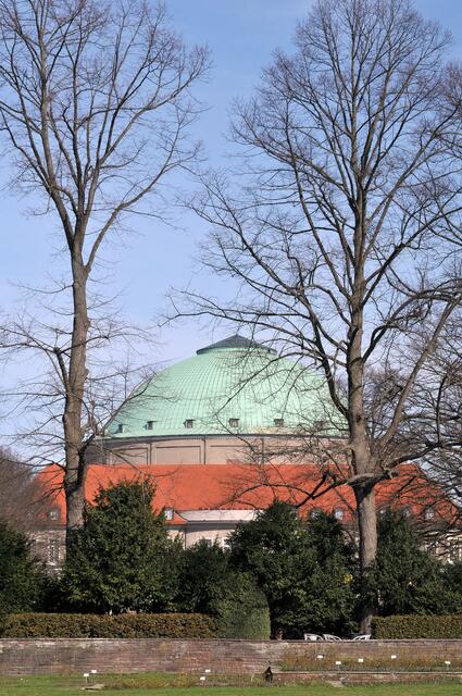 Blick zur Stadthalle
