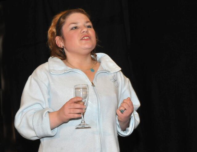 Szenen aus dem Stück: "Bei Hitze ist es wenigstens nicht kalt" des Südstädter Komöd'chens.