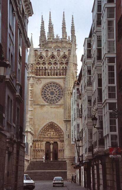 figurenreiches Südportal bei der Kathedrale von Burgos