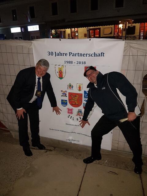 Eine tolle Sache - ein tolles Plakat! Das muss gewürdigt werden.....