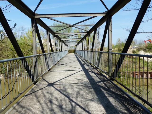 Die Brücke über den Stichkanal zur benachbarten Grube.