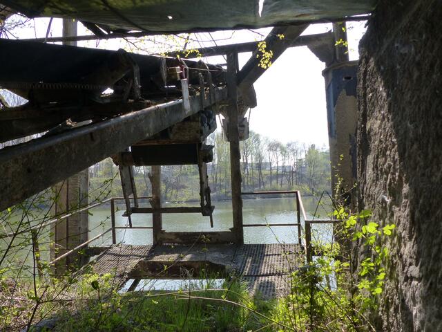 Der Hafen soll demnächst zugeschüttet werden, um weitere Industrieflächen zu schaffen.